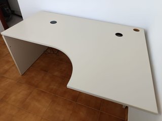 Mesa de oficina L beige