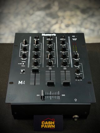 Mesa de mezclas Numark M4