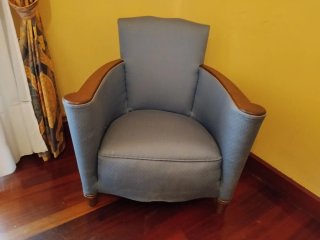 Butaca antigua Art Déco líneas curvas