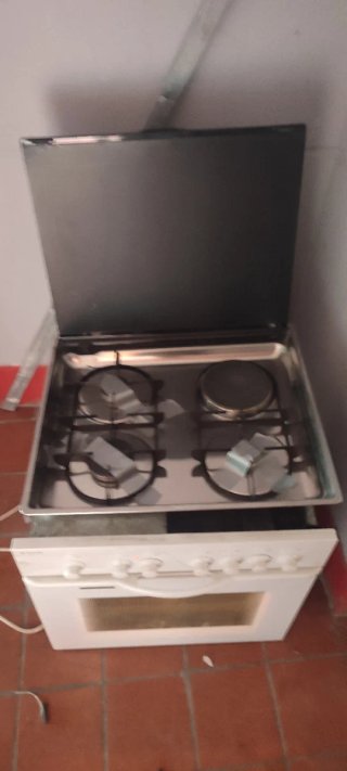 Horno Eléctrico + Placa Gas Natural Lynx