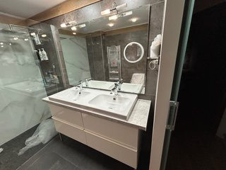 Mueble de baño doble con espejo