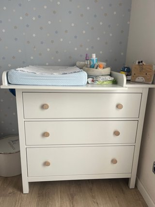 Cómoda HEMNES IKEA con cambiador
