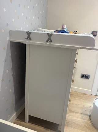 Cómoda HEMNES IKEA con cambiador