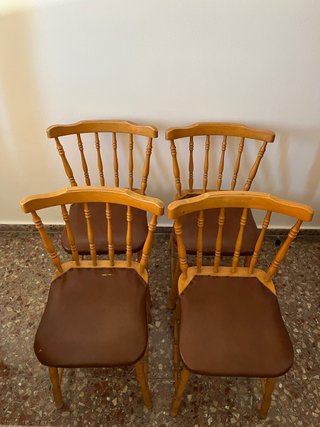 Mesa redonda extensible madera + 4 sillas