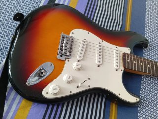Guitarra Fender Stratocaster MX