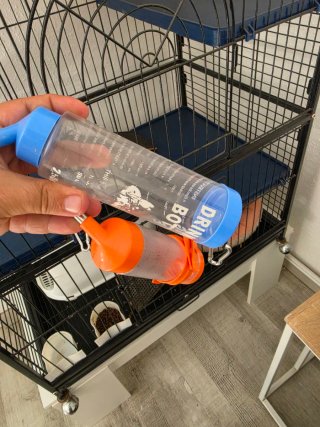 Jaula para mascotas con accesorios