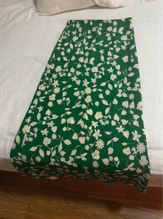 Falda larga estampada verde y blanca