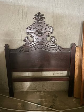 Cabezal cama antiguo madera tallada