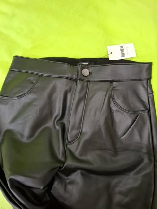 Pantalón polipiel térmico negro