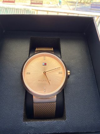 Reloj Tommy Hilfiger Mujer Dorado Original