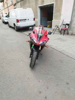 Yamaha R1 Sportbike Roja y Negra