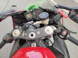 Yamaha R1 Sportbike Roja y Negra
