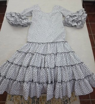 Vestido Flamenca Lunares Blanco y Negro