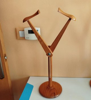 3 Perchas de madera