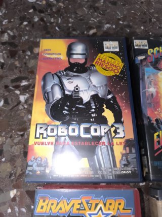 Lote 4 Películas VHS: Robocop 3, Supergirl, ....