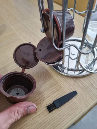 Cafetera Dolce gusto y accesorios