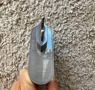 Dyson V7 para reparar + accesorios