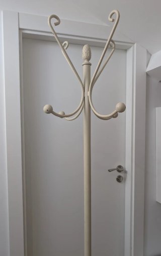 Perchero de pie metal beige