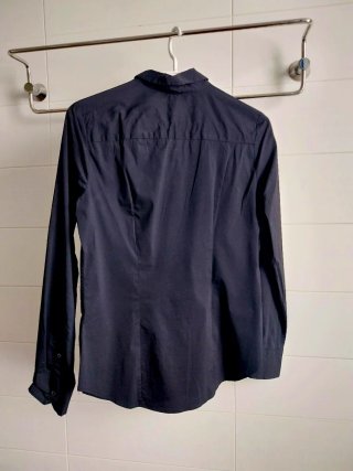 Camisa H&M negra de manga larga