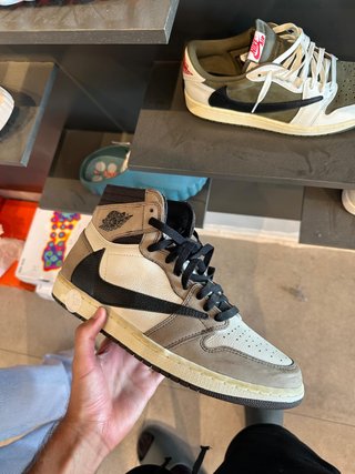 Jordan 1 Travis Scott Beige/Marrón