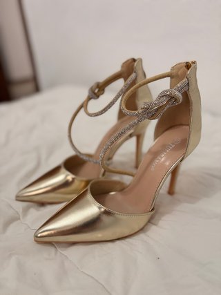 Zapatos de tacón dorados TUT DAMO