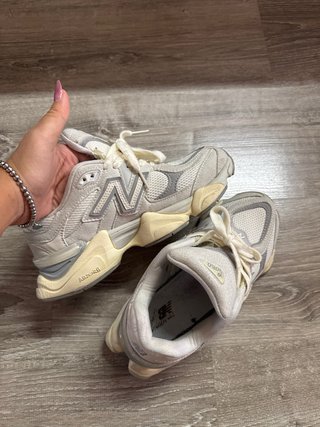 New Balance 9060 Gris y Blanco