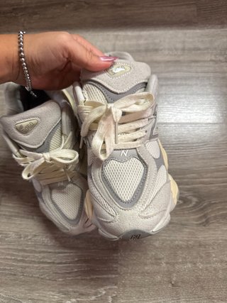 New Balance 9060 Gris y Blanco