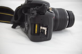 Nikon D40 Kit Cámara Digital 18-55mm