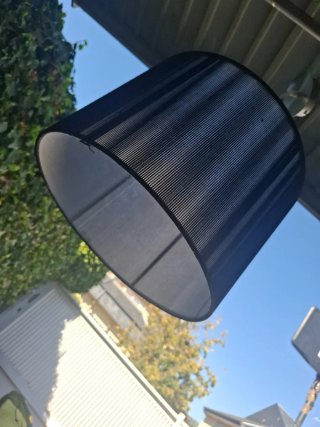 Tulipa de lámpara negra