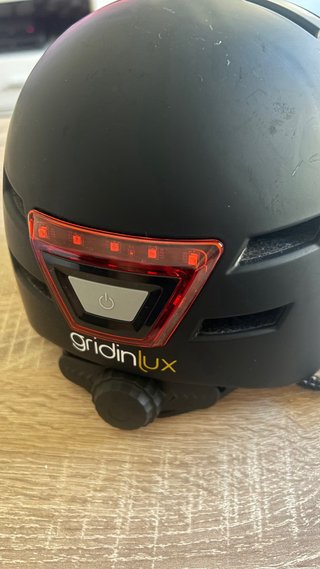 Casco Negro Patinete/Bici con Luz Trasera