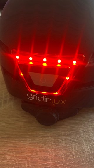 Casco Negro Patinete/Bici con Luz Trasera