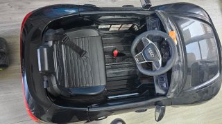 Coche eléctrico infantil radiocontrol negro