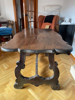 Mesa de madera maciza estilo rústico