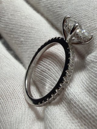 Anello Solitario Moissanite 2 ct Micro Pavé