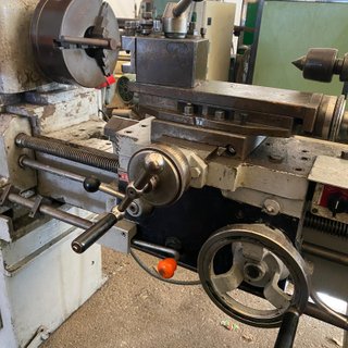 Torno de metal