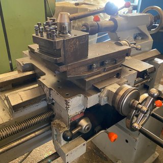 Torno de metal