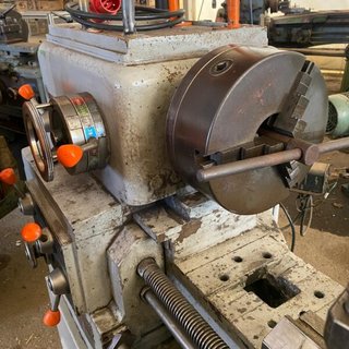 Torno de metal