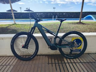 Bicicleta Eléctrica Cube stereo hybrid ONE44HFC