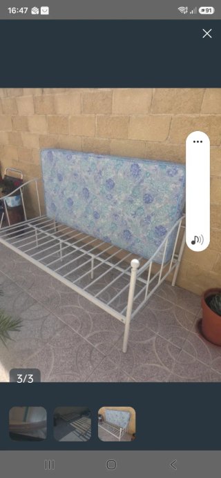 Cama individual metálica con colchón