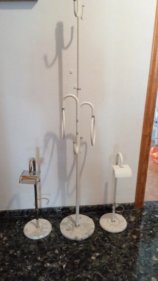 Conjunto baño mármol y metal