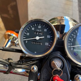 Suzuki GN125 Moto Clásica Roja y Plata