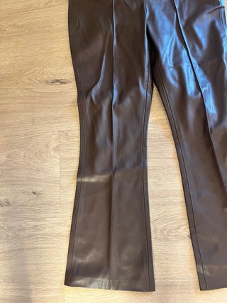 Pantalones efecto piel Zara Talla M