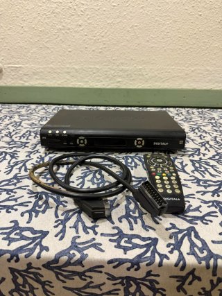 Reproductor Movistar Plus+ con Mando