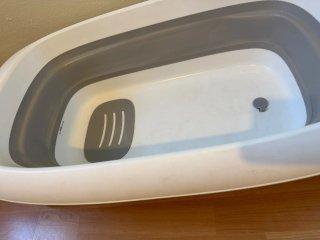 Bañera Bebé Twist & Shake con soporte