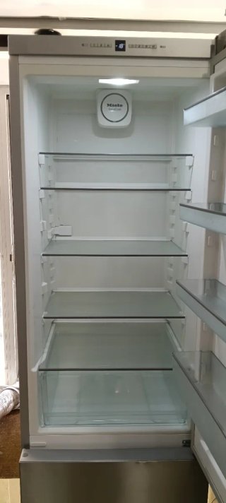 NEVERA COMBI MIELE NO FROST ENERGÍA A+