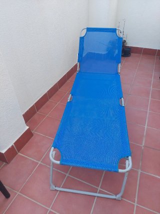 Tumbona plegable azul y gris