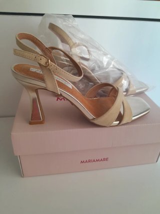 Sandalias Mariamare tacón dorado beige talla 39