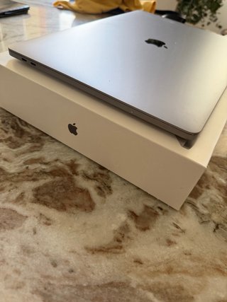 MacBook Pro 16 Core i9 16GB RAM 1TB SSD Año 2020