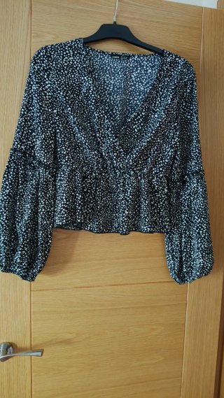 Blusa SHEIN negra lunares talla S/36