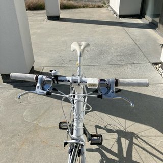 Women's bicycle in white – all Shimano components